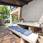 Ra Villa