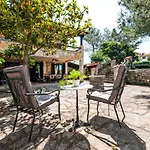 Ra Villa *